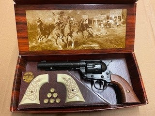 Western Frontier Replica Pistol Black with Spare Snake Grips