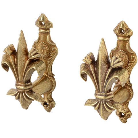 Fleur De Lys Sword Hangers G11L